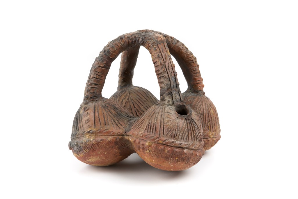 Fiji Pottery – a history of arts and crafts in the South&nbsp;Pacific.